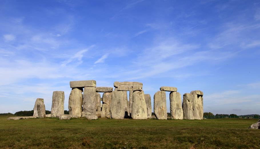Stonehenge Tours - VisitWiltshire.co.uk